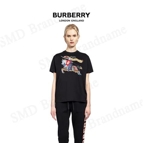 เสื้อผ้า burberry.